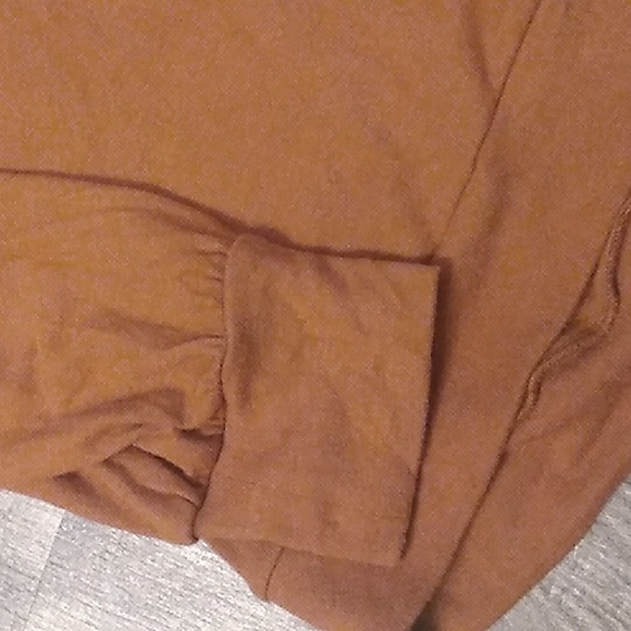 Rust colored soft sweater - Picture 2 of 5